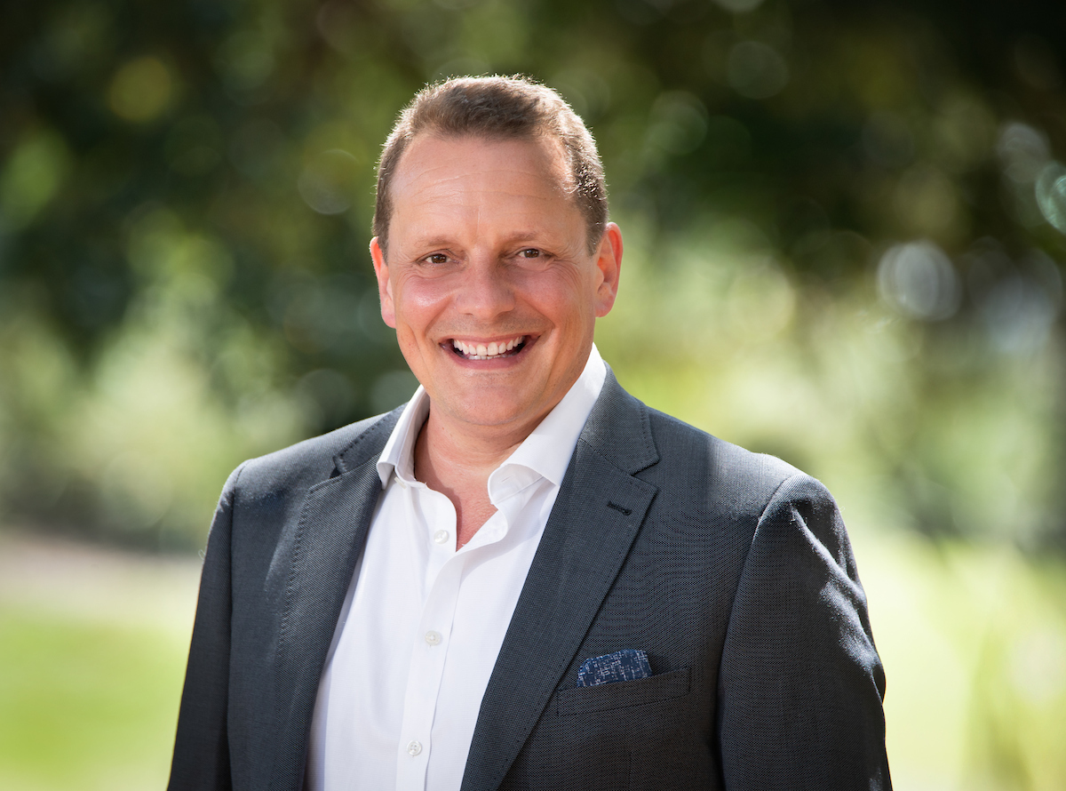 Wavia Alistair-1200px